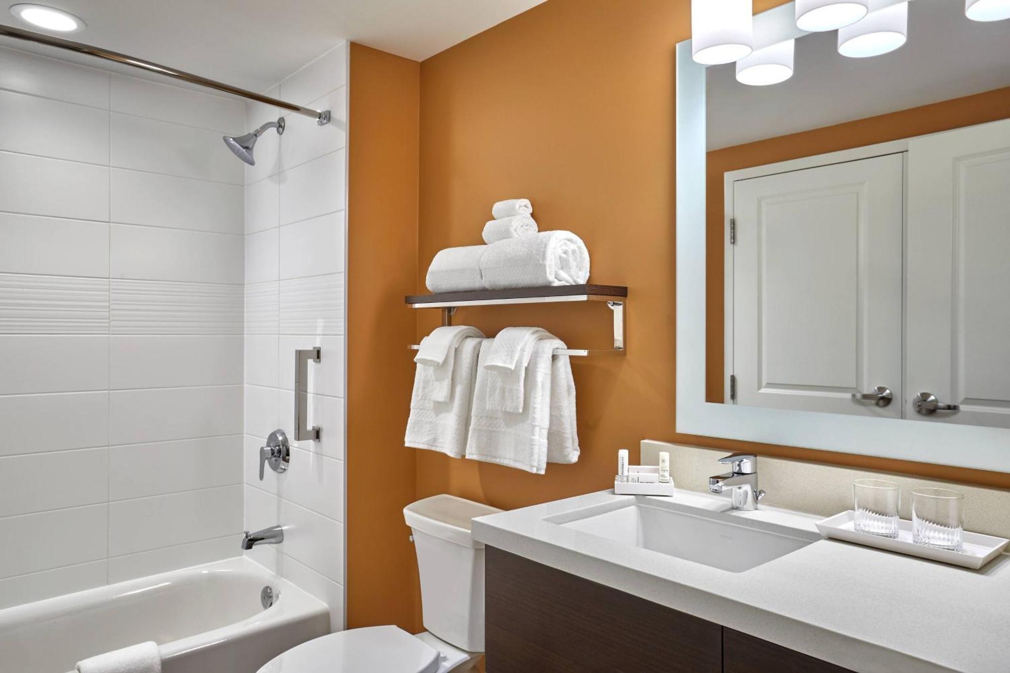 Towneplace Suites By Marriott Fort Mcmurray Eksteriør bilde
