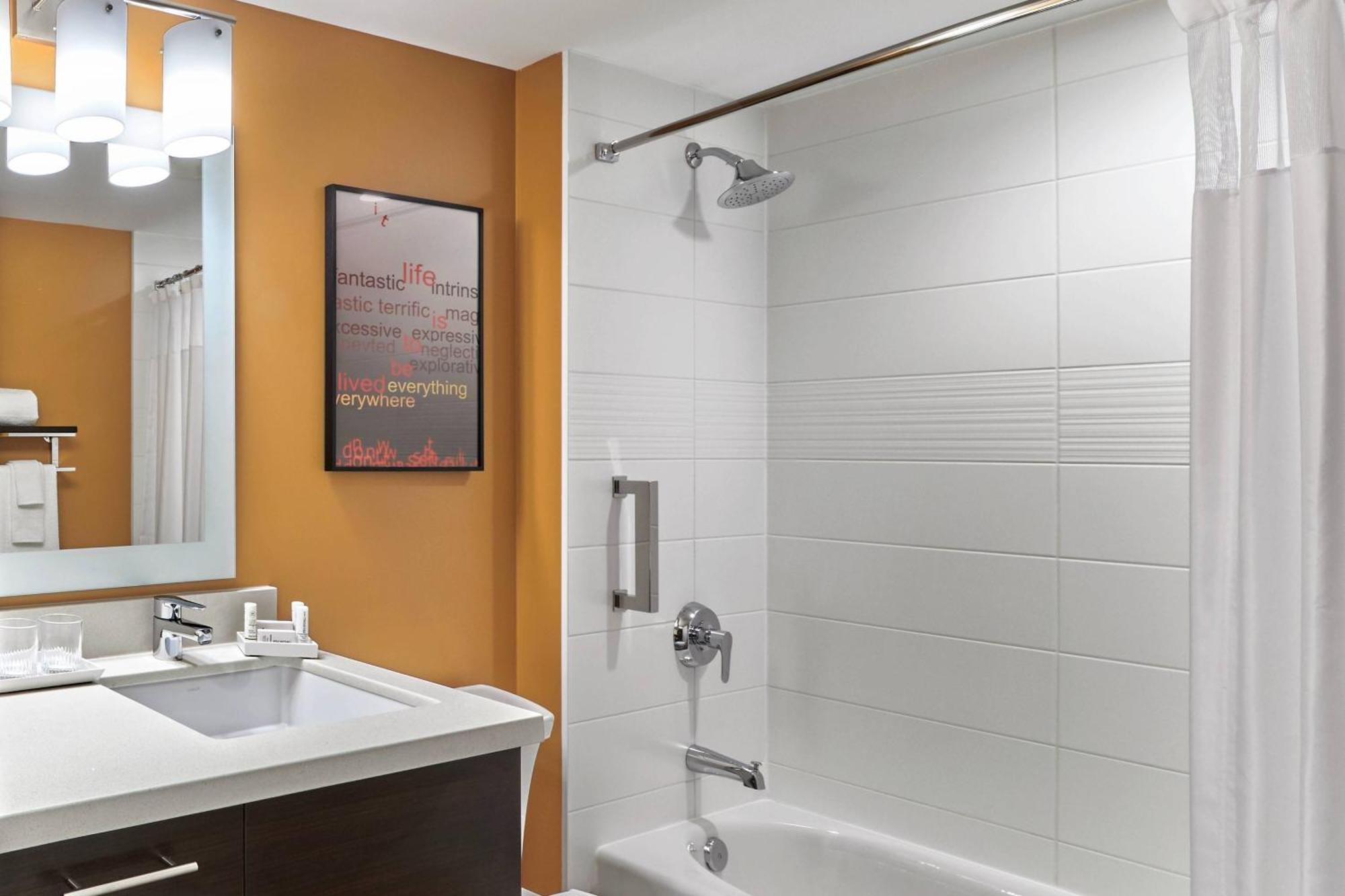 Towneplace Suites By Marriott Fort Mcmurray Eksteriør bilde