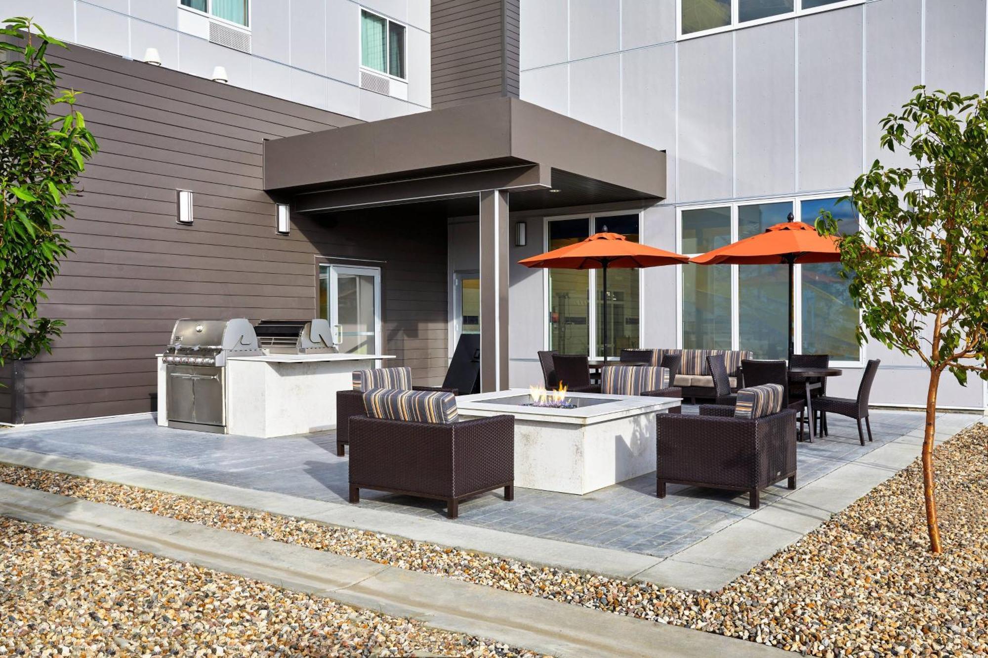 Towneplace Suites By Marriott Fort Mcmurray Eksteriør bilde
